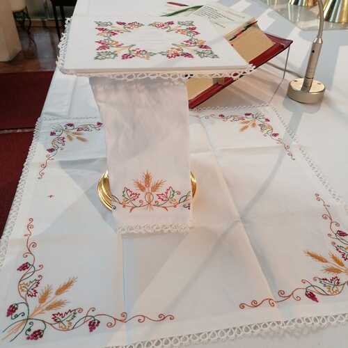 Ein Geschenk an die Pfarre von Maria Flieger